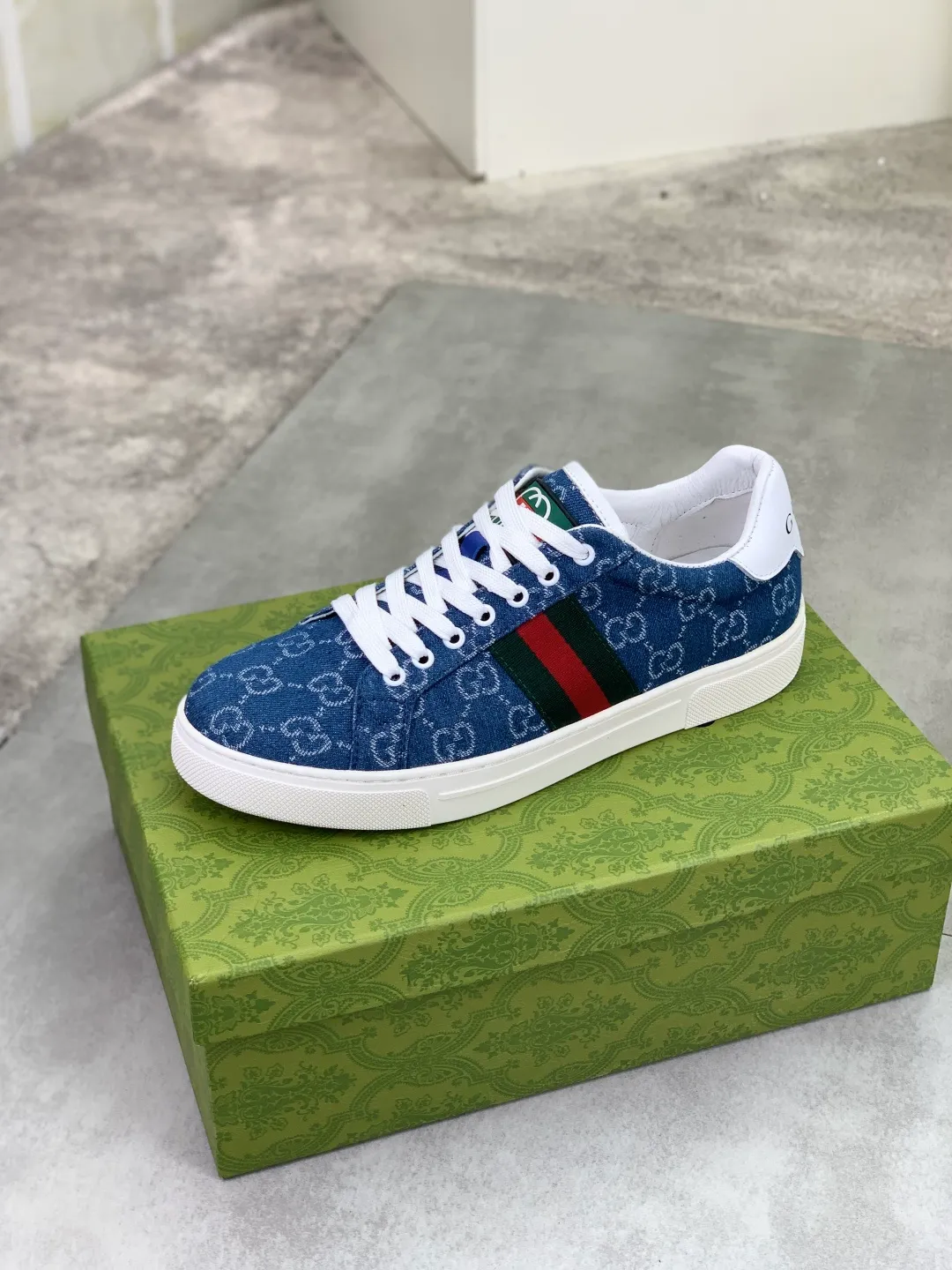 Men's men's shoes P400💰【New style】🆘 The latest model from Gucci's official website🎁Classic casual and fashionable men's shoes👟Hot style💥The style is simple and elegant, exclusive for trendy men. Unique official website's latest brand elements👑Gucci original decoration, fashionable and generous, the fabric is made of original soft calfskin➕Comfortable soft sheepskin lining ✅The official website specifies wear-resistant rubber outsole_full of elasticity, classic model taken in real life🎬Color: 2️⃣colors available😍Number: 38-44